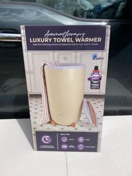 NIB Luxury Towel Warmer Towels Robes Throw Blankets And Clothing