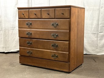 A Small Traditional Vintage Chest Of Drawers