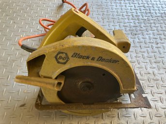 Black And Decker Circular Saw 7 1/4' Works