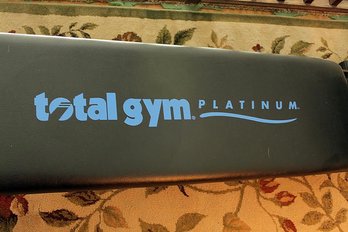 Total Gym Platinum Exercise Work Out Bench Machine & Multiple Attachments/instructions