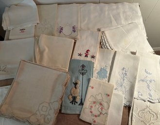 Lot Of Vintage Linens Hand Towels Napkins