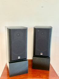 Bowers & Wilkins DM560 Speakers