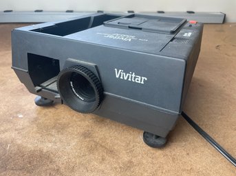 Vivitar Auto Focus Slide Projector 5000 AF Projector