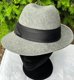 Vintage Ladies Gray 100 Wool Lancaster U.S.A. Fedora Black Band Size Small No Issues