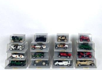 1966 Renwal Showcase Cars Collection In 2pc Plastic Cases