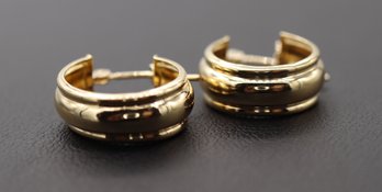 Sophisticated 14k Yellow Gold Hoop Earrings