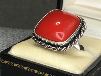 Beautiful Brand New 925 / Sterling Silver Ring With Highly Polished Coral - Very Pretty Ring - Never Worn