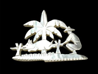 Vintage Carved Mother Of Pearl Brooch/pin