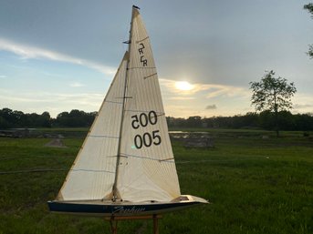 Model / RC Sailboat For Parts Only