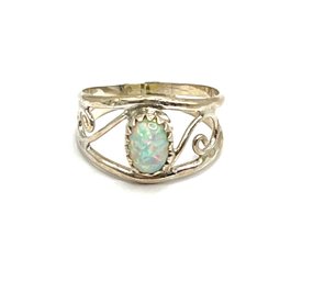 Beautiful Sterling Silver Opal Color Stone Ring, Size 6