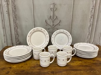 Longaberger Woven Traditions Red Dinner Plates Salad Plates & Mugs