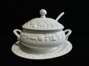 Four Piece White Ceramic Soup Tureen Set
