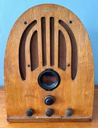 Vintage Philco 1930s Wood Tube Cathedral Radio