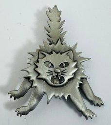 SIGNED J.J. SCAREDY-CAT PEWTER TONE CAT BROOCH