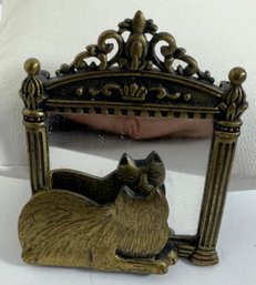 SIGNED JJ BRONZE TONE CAT LOOKING IN MIRROR BROOCH