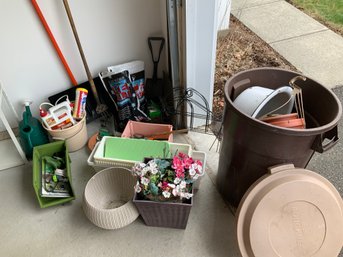 Gardening/Yard Lot (garage)