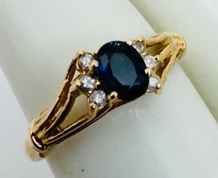 BEAUTIFUL 14K GOLD BLUE SAPPHIRE AND DIAMOND RING