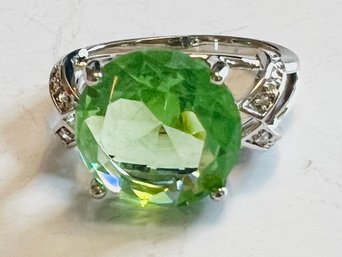 STERLING SILVER GREEN GLASS OR CZ RING