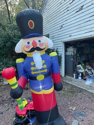 TESTED WORKING- LARGE Christmas Nutcracker Inflatable 2
