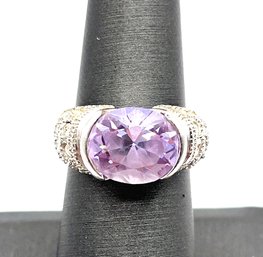 Beautiful Large Light Amethyst Color Clear Stones Ring, Size 7