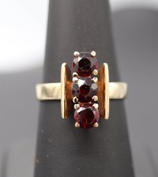 Stunning Antique 3 Garnet 9k Yellow Gold Ring