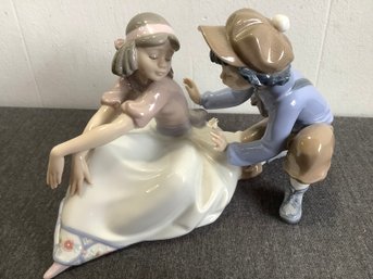 Lladro Young Boy And Girl Sculpture