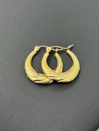Stylish 14k Yellow Gold Intricate Design Hoop Earrings