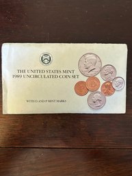 Beautiful Vintage 1989 P & D United States US Mint Set