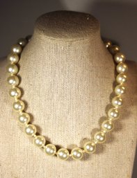 FINE QUALITY FAUX PEARL CHOKER NECKLACE 16' LARGE MAGNETIC GOLD TONE CLASP