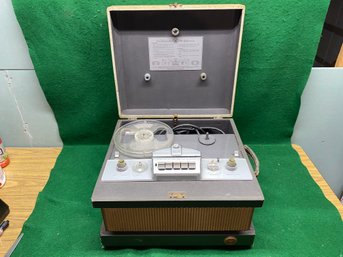 Vintage 1950s The Voice Of Music Model 710 Tube Reel To Reel Tape Player. Tape-O-Matic Tape Recorder.