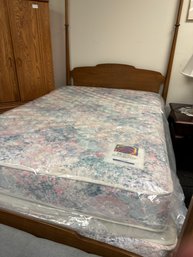 Full Size Oak 4 Poster Bed With Mattress And Box Spring