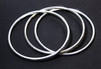 LOT: THRE FINE STERLING SILVER ROUND BANGLE BRACELETS VINTAGE