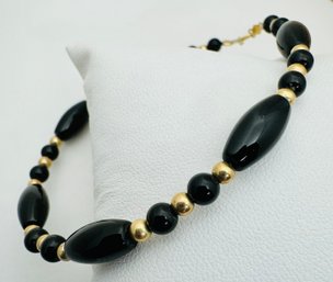 PRETTY 14K GOLD ONYX AND GOLD BEAD BRACELET