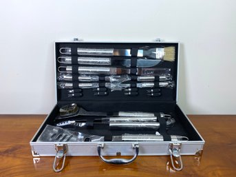 Brand New BBQ Grilling Tools Set In Nice Metal Case