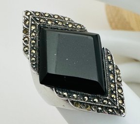 ART DECO STYLE STERLING SILVER ONYX AND MARCASITE RING