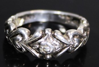 STERLING SILVER LADIES RING HAVING HEARTS SIZE 7