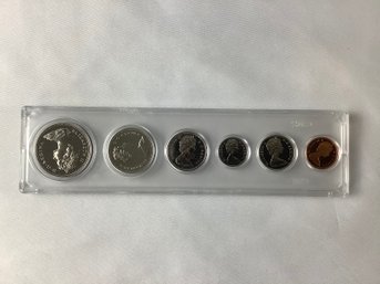 1971 Canadian Coin Set In Plastic Holder