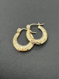 Beautiful Textured 10k Yellow Gold Hoop Earrings