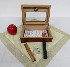 Spanish Cedar Lined Humidor With Glass Inset Lid & Hygrometer.