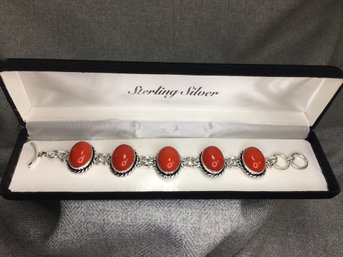 Very Pretty 925 / Sterling Silver Toggle Bracelet With Highly Polished Coral - Very Pretty Bracelet - 7-1/2'