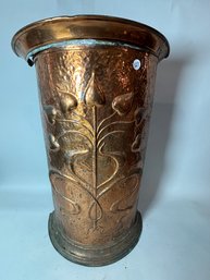 ANTIQUE ARTS AND CRAFTS HAND HAMMERED COPPER WASTEBIN