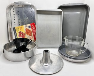 Baking Pans Some New, Pyrex Measuring Cup & More