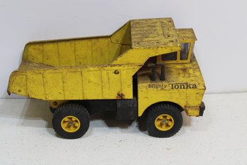 Vintage Mighty Tonka Dump Truck