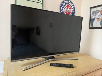 Samsung 32' Tv With Remote