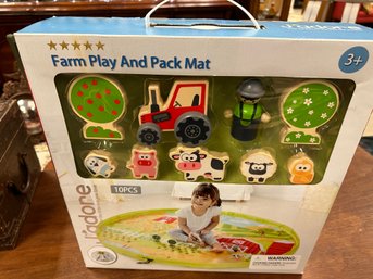 J'Adore Farm Play And Pack Mat NEW IN BO