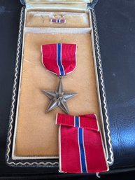 Vintage Bronze Star Medal With Case