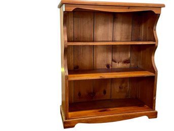 Late 20th Century  Mastercraft Wooden Bookshelf - Great Cottage Feel