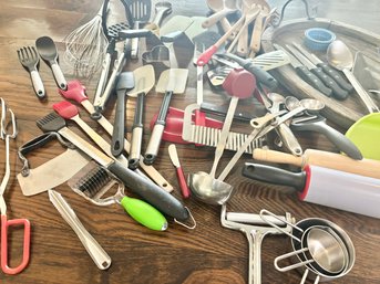 100 Piece Kitchen Tool Collection