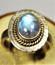 Fine Sterling Silver And Moonstone Ladies Ring Size 7,5