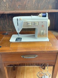 E6 Singer Sewing Machine